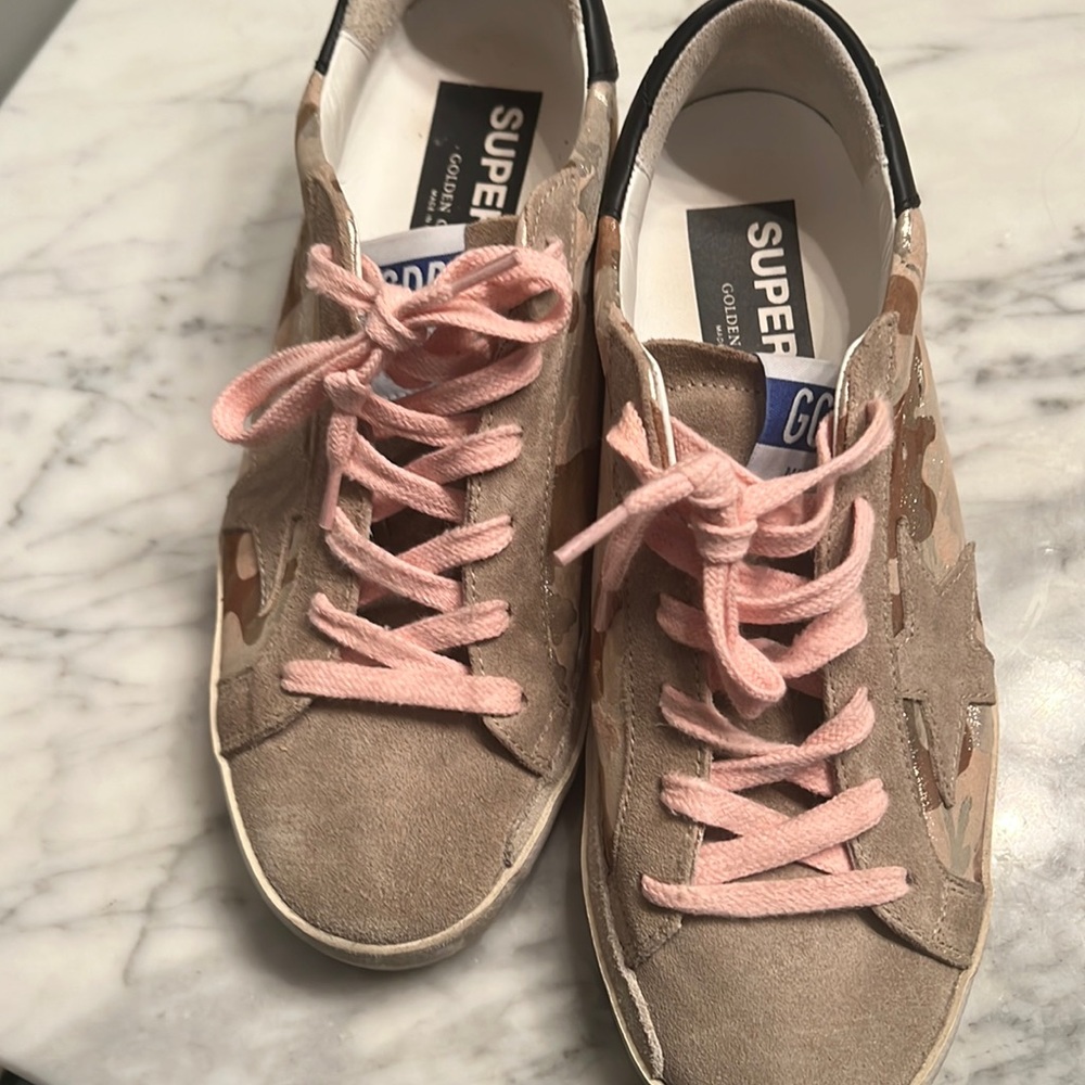 Size 7 Golden Goose camouflage Italian made nerved used.